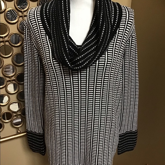 Calvin Klein Sweater - Picture 4 of 5